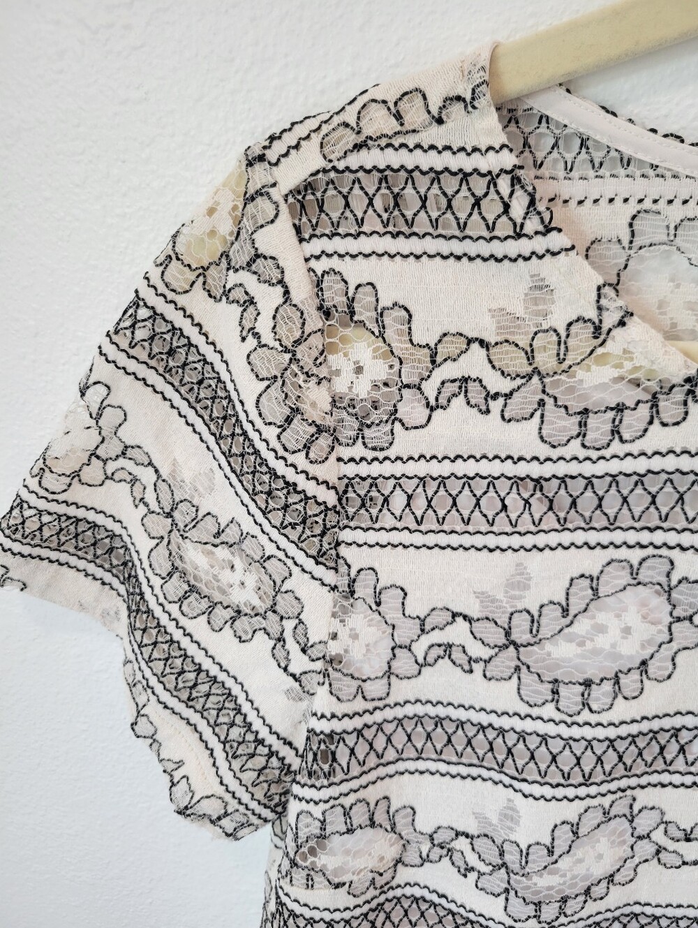Relished Open Knit Lace Crop Blouse Womens XL White Black Monochrome Top - Picture 2 of 8